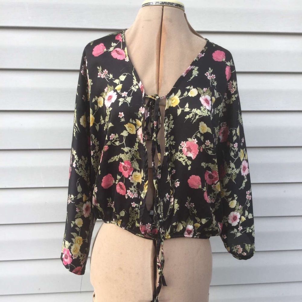 Polly & Esther tie front floral blouse